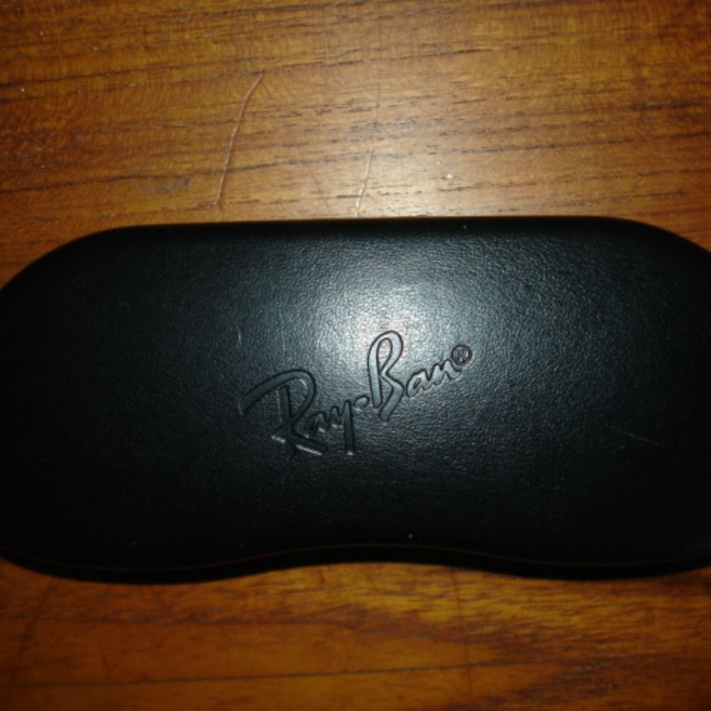 RayBan leather clam shell eye/sunglass case